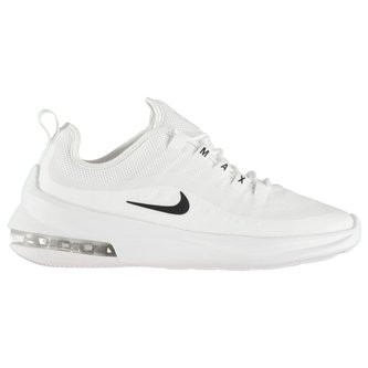 pull on nike trainers